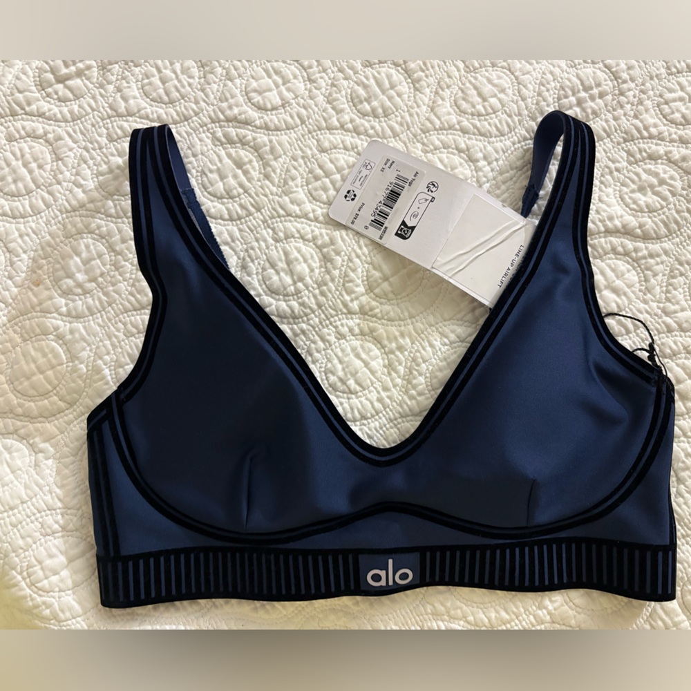 ALO Yoga Women's Navy Bra